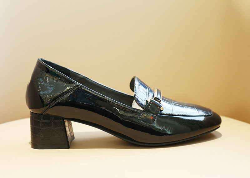 杰豪女鞋2021春季新款真皮单鞋女妈妈鞋乐福鞋大码小皮鞋英伦风  杰豪