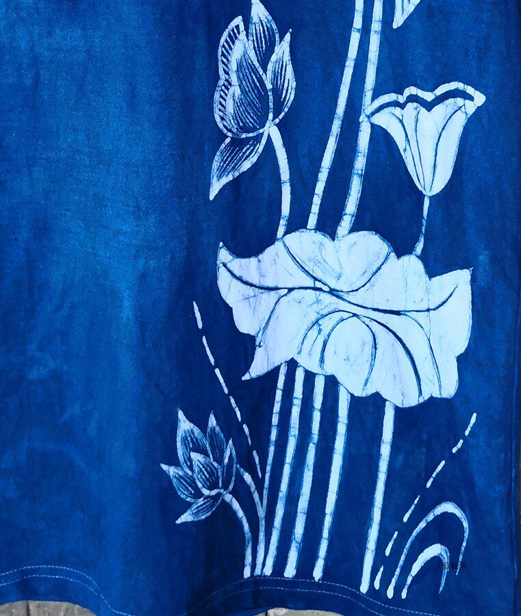 蜡染图案服饰工艺非遗技艺苗族定制荷花蓝靛t恤