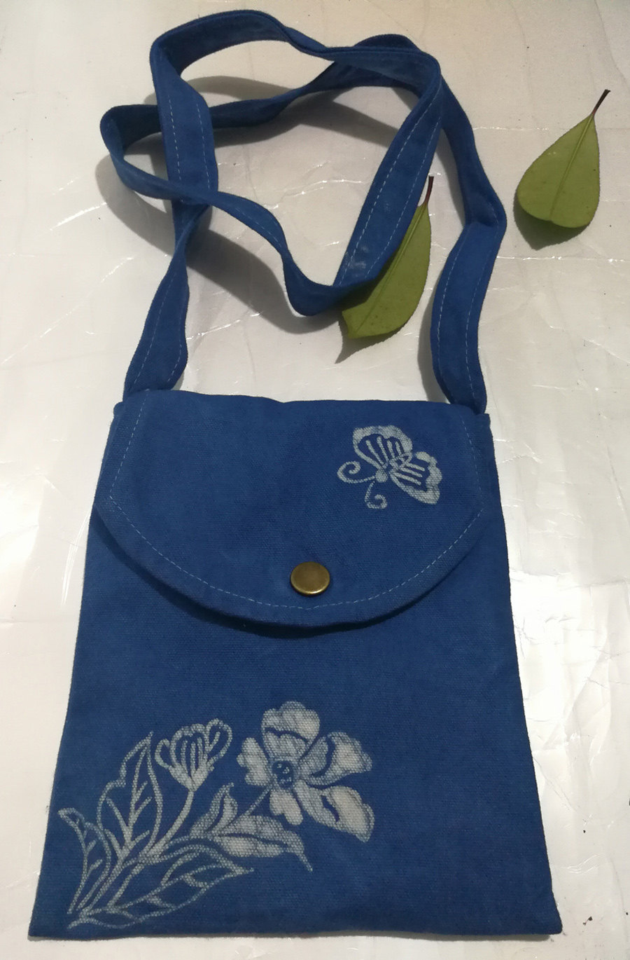 贵州丹寨蜡染包包定制手机袋斜挎包文创礼品定做旅游产品植物蓝染