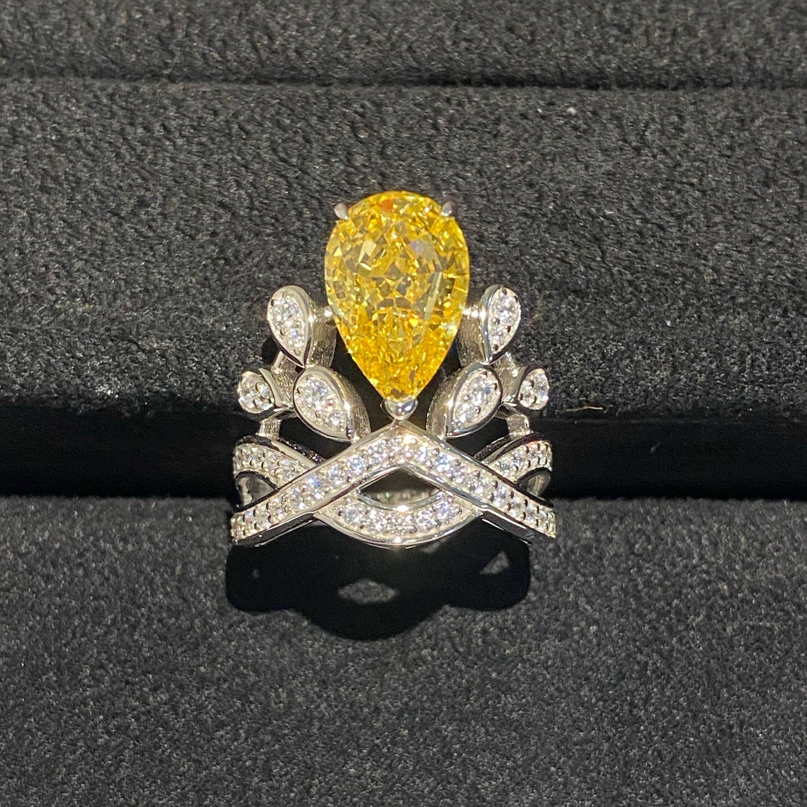 鹅黄皇冠戒指35克拉金刚钻切割仿真黄钻水滴钻戒戒指