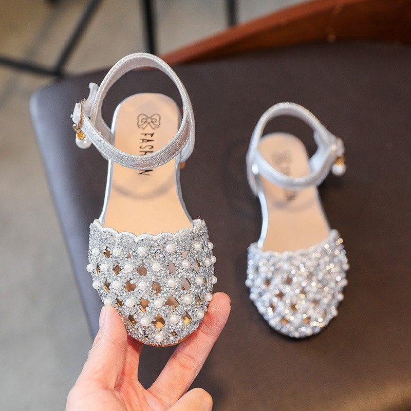 凉鞋女孩夏季洋气包头软底2021新款女童公主珍珠凉鞋