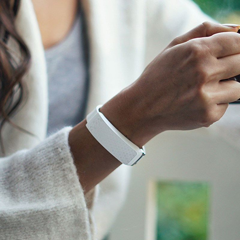 hey智能情侣手环异地不同触感感受对方触摸智能手环