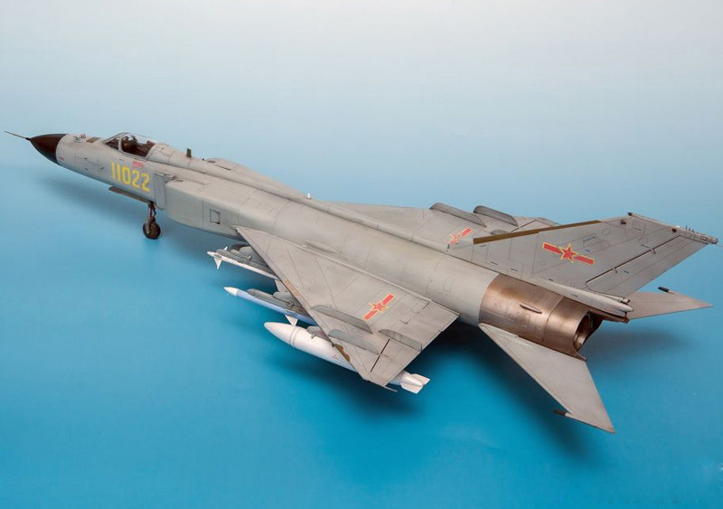 小号手拼装飞机模型 02847歼击机 中国空军1/48歼-8f长须鲸战斗机