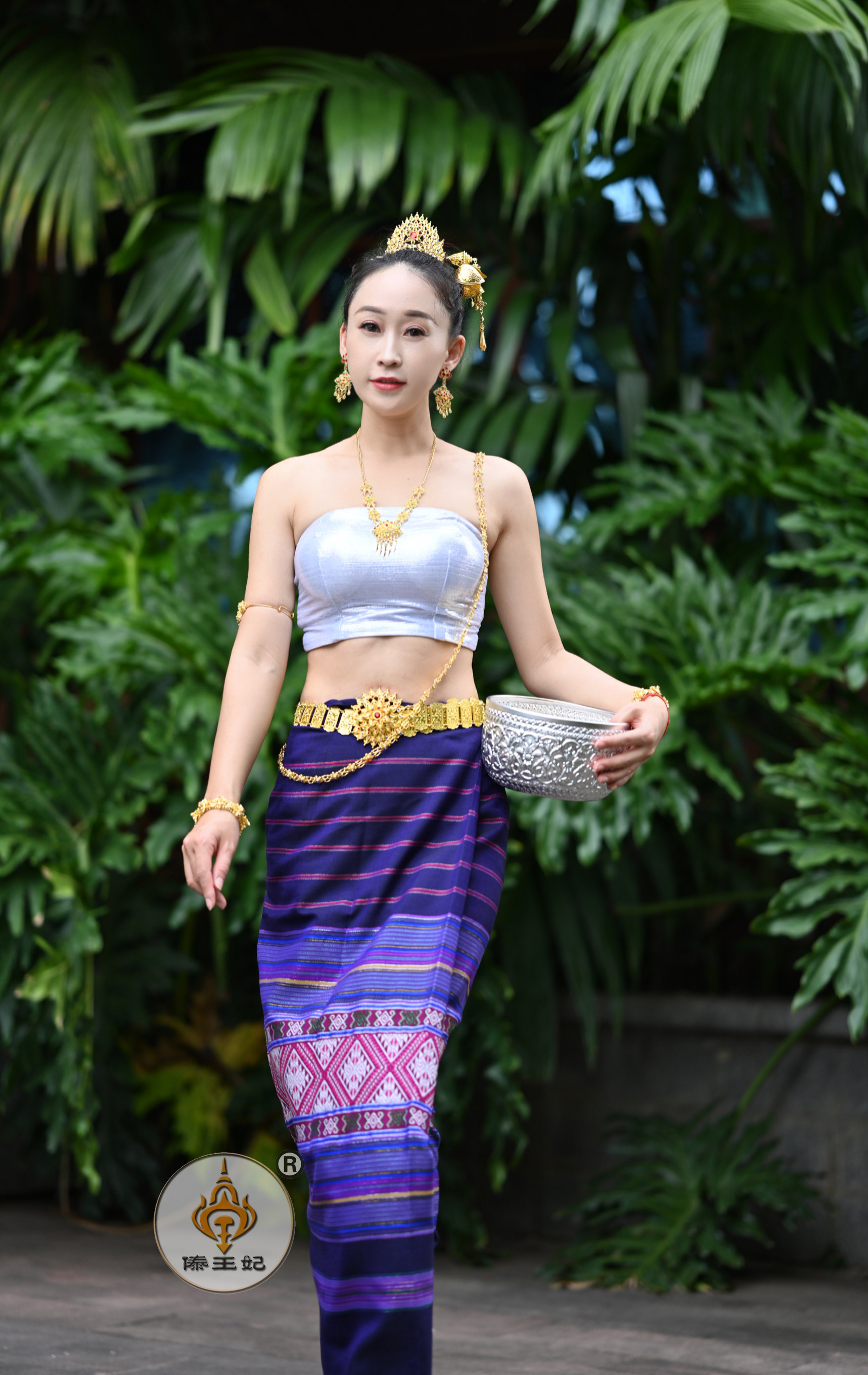 傣王妃服饰傣族泰国抹胸西双版纳告庄旅拍摄影换装民族服装