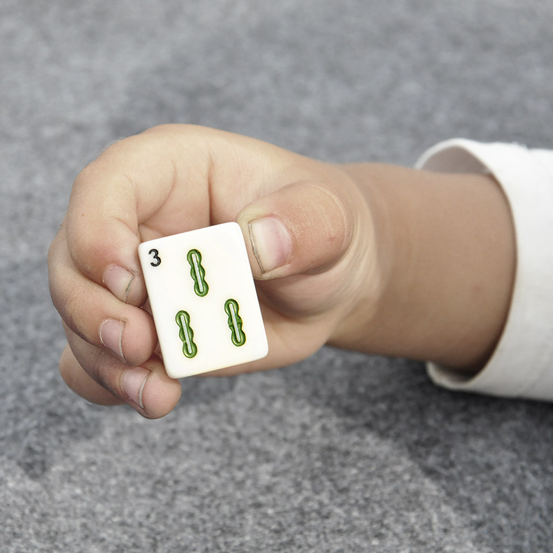 迷你麻将袖珍家用24mm旅行宿舍娱乐乐手实心旅行简装麻将