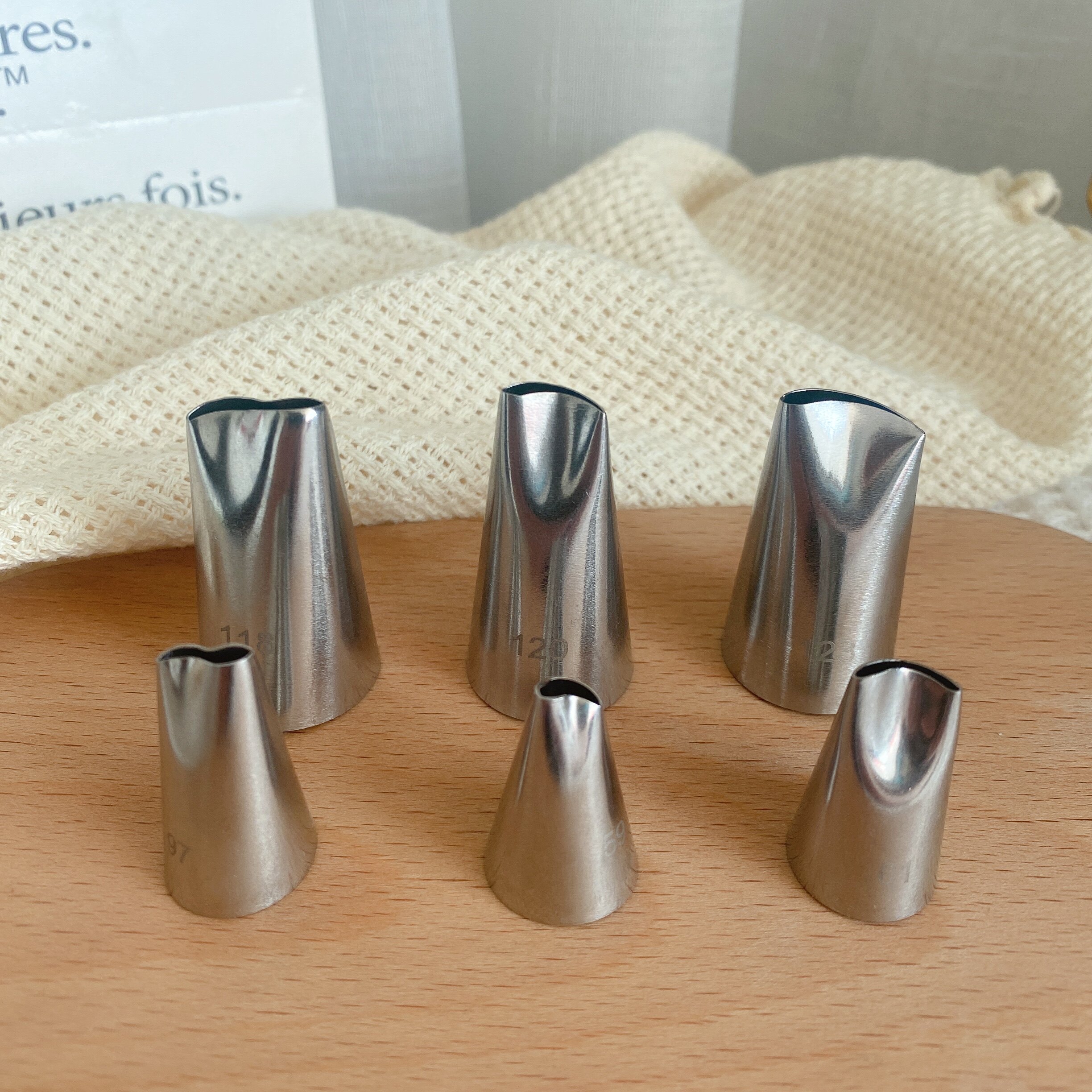 不锈钢一体裱花蛋糕玫瑰叶子寿桃烘焙家用加大裱花嘴