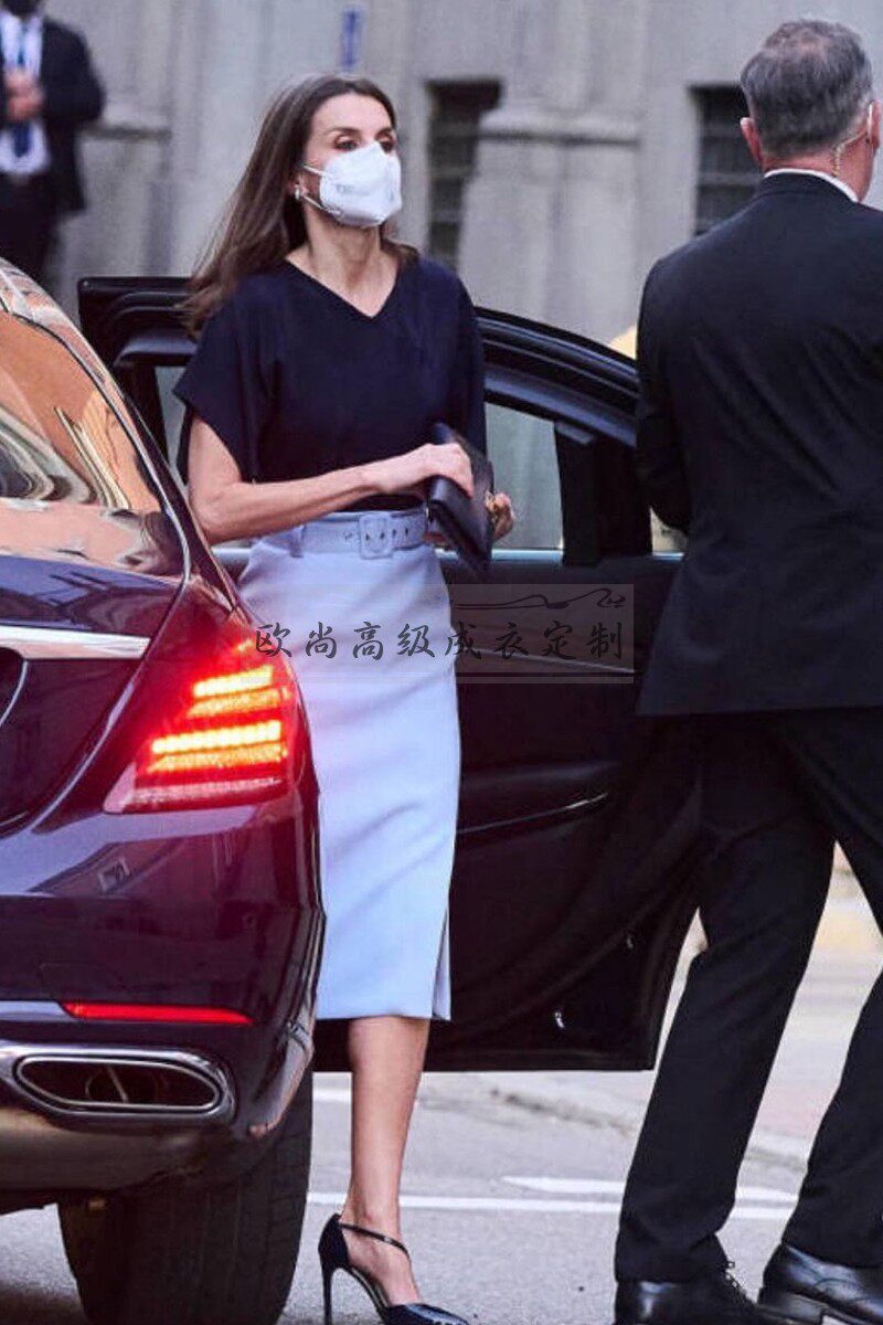 高端定制西班牙王妃同款藏蓝蓝色真丝上衣浅蓝色时尚套装