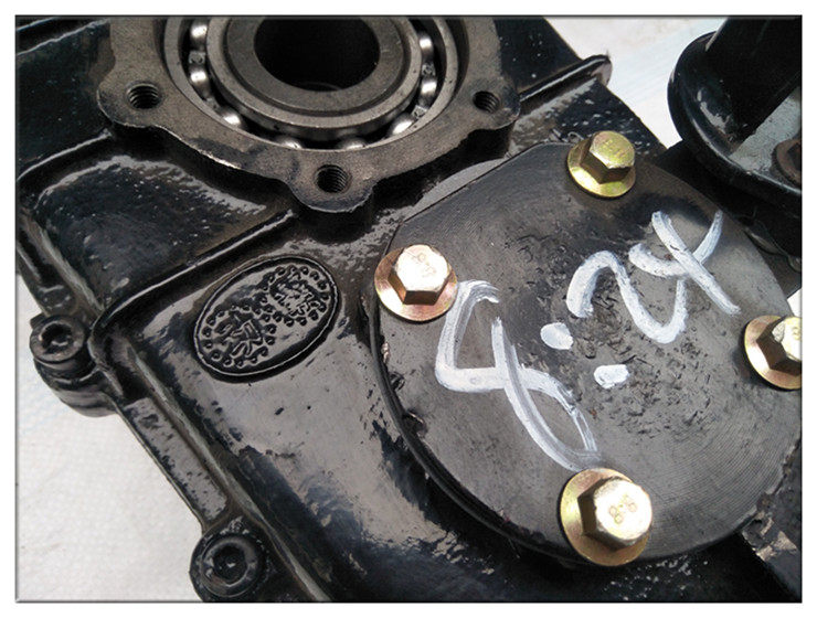 适用宗申万虎三轮车动霸6009整体后压包副变速牙包差速器总成后桥