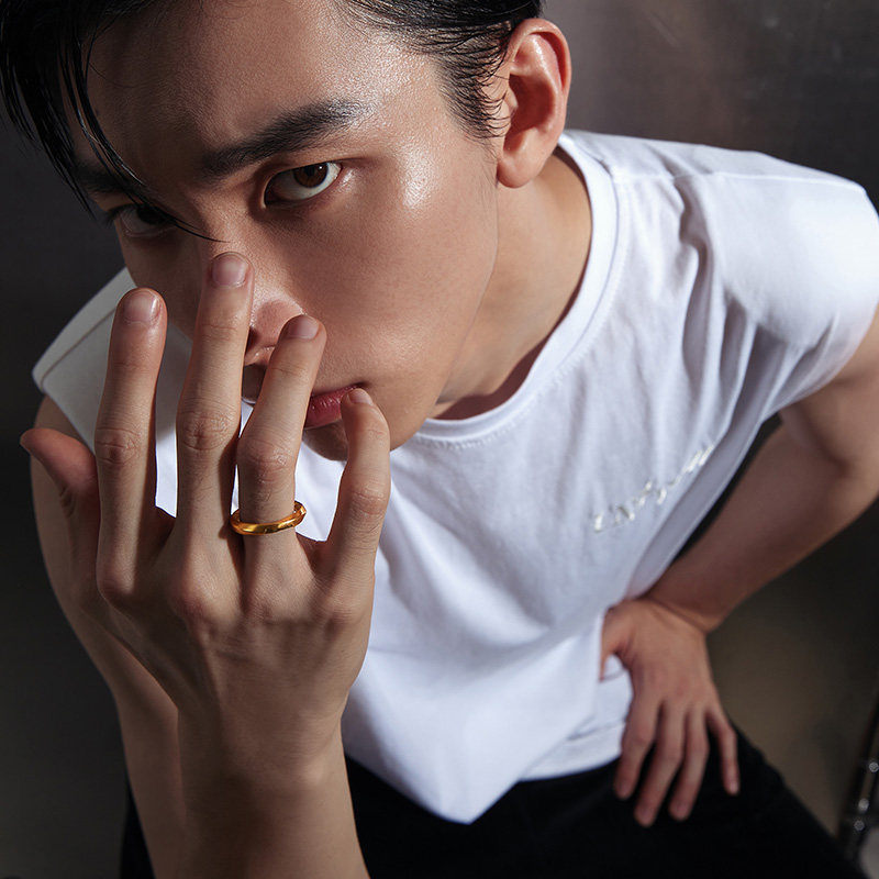 周六福黄金戒指男女5d硬金莫比乌斯环潮酷指环足金计价明道同款