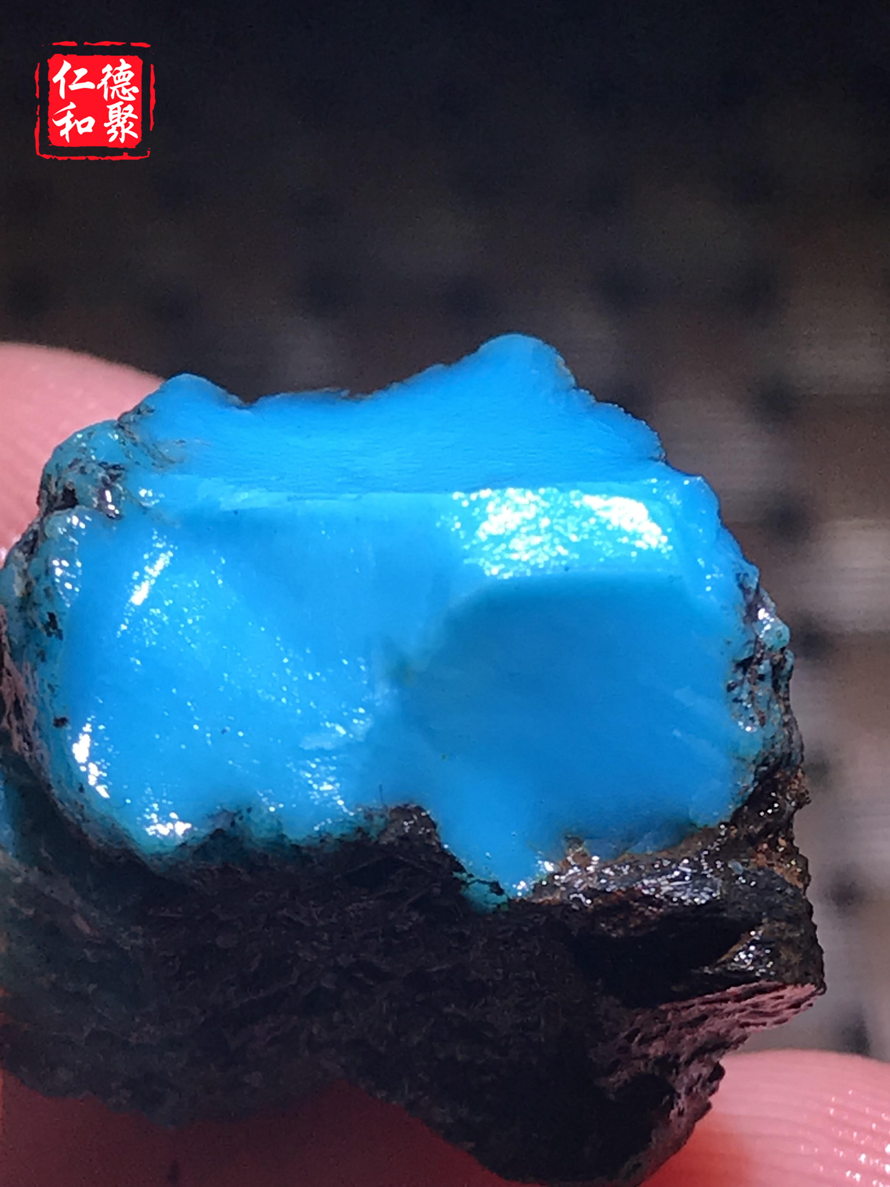 天然绿松石原矿高瓷蓝玉化精品雕刻料貔貅龙头神兽戒面原石毛料