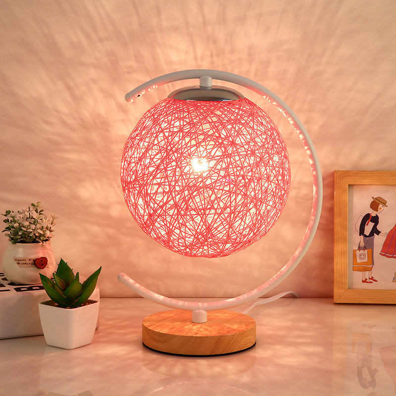 北欧创意ins结婚台灯卧室床头 网红情趣小夜灯少女梦幻月球星空灯