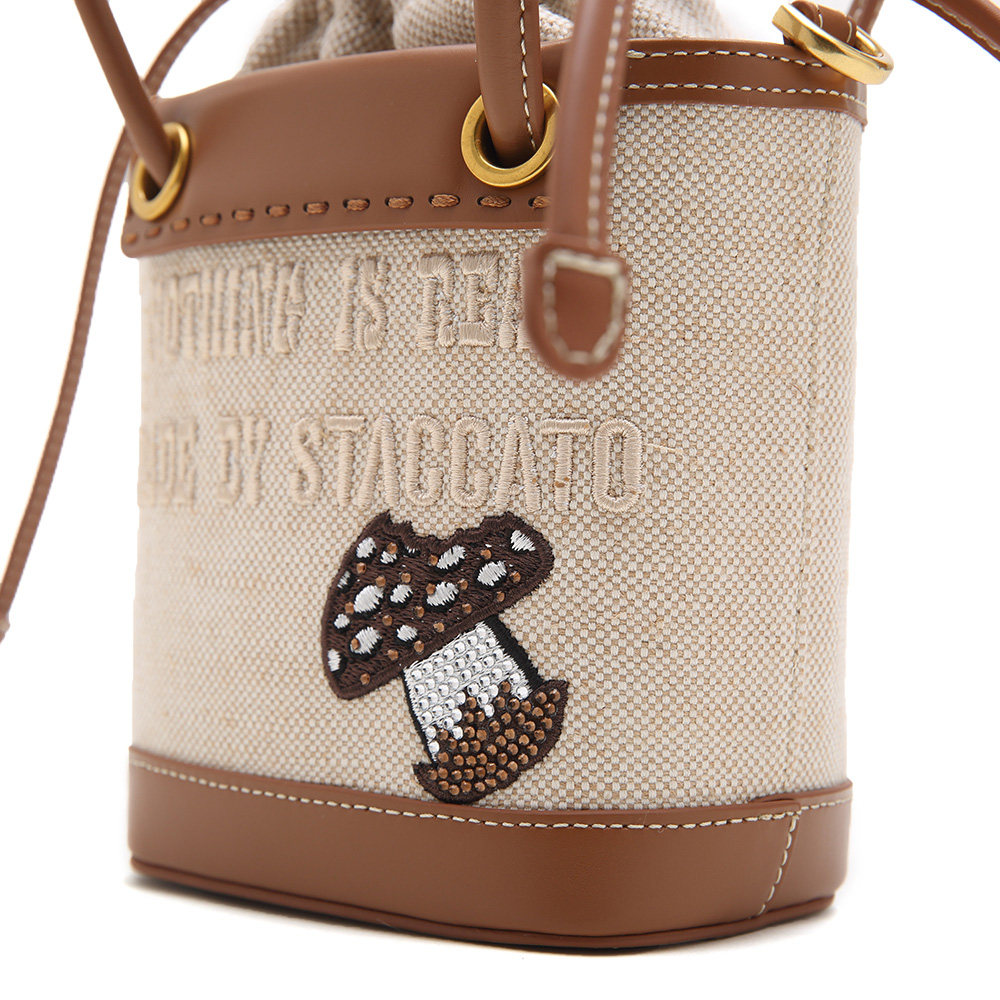 思加图2022年新款大麦包卡通水桶包小拎包手提袋女包x2584ax2