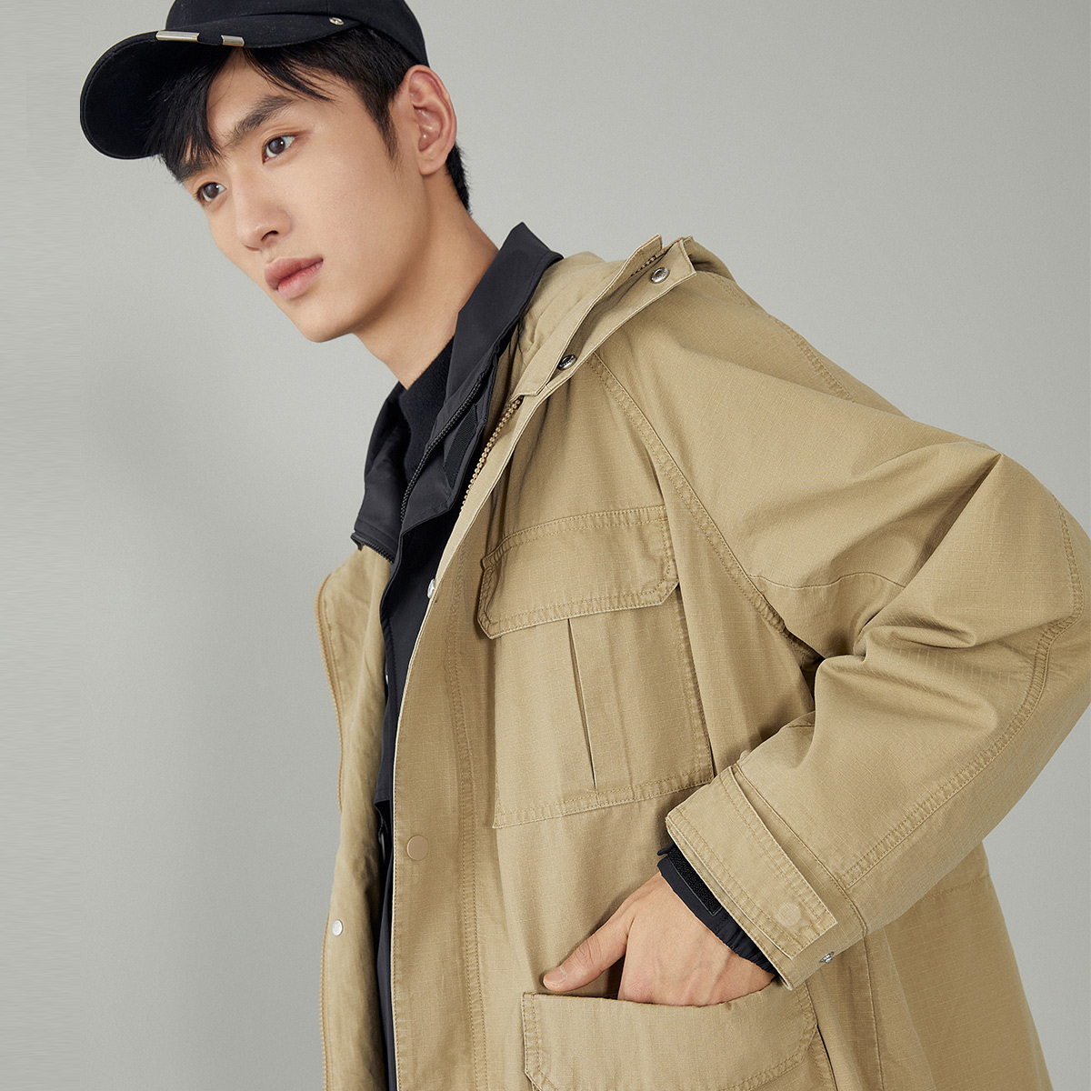 太平鸟男装风衣中长款年冬季新款卡其色宽松连帽风衣