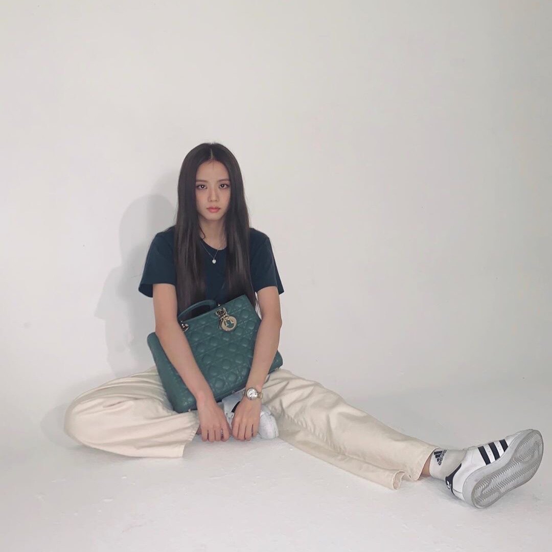 blackpink金智秀jisoo同款米色高腰休闲宽松直筒阔腿牛仔裤