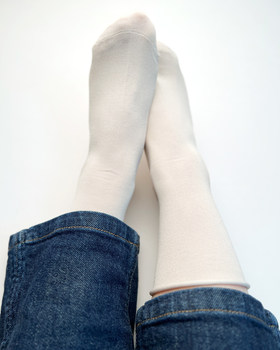 ins rolled socks Morandi ສີບາງ mercerized ຝ້າຍແມ່ຍິງ socks ວ່າງ socks ງ່າຍດາຍສີແຂງ seam ບໍ່ມີກະດູກ