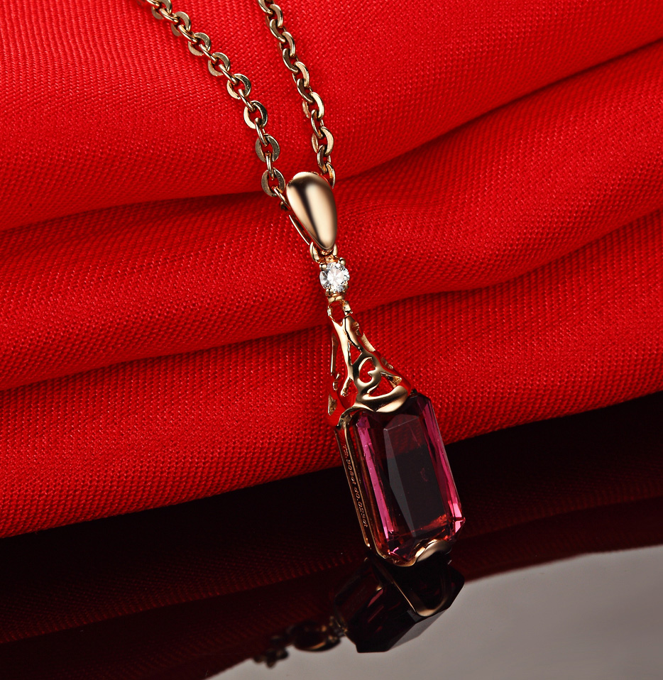 碧玺吊坠圣德宝18k玫瑰金镶嵌镶嵌天然钻石宝石颈饰