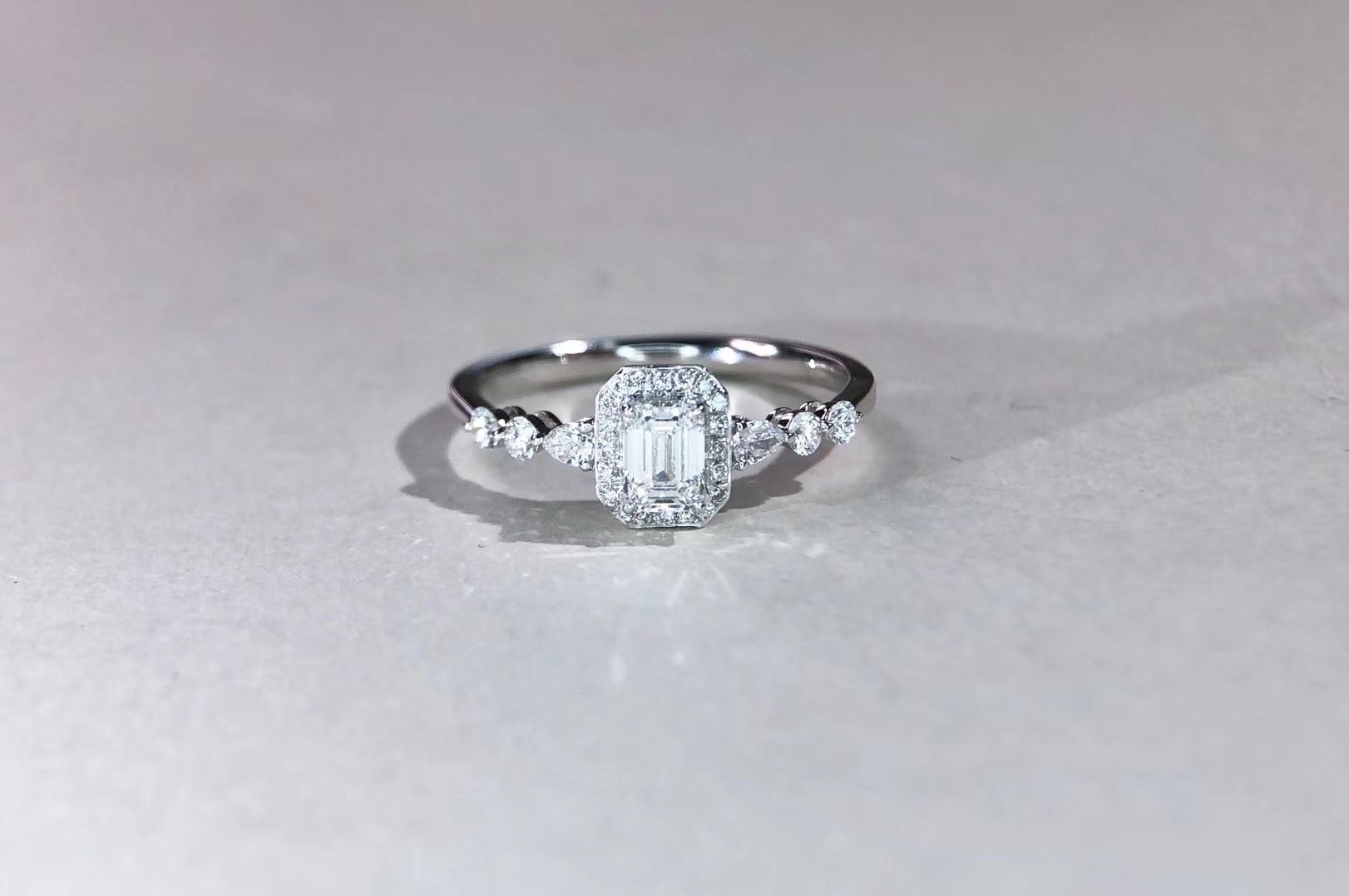 现货gia异形钻戒日本祖母绿切割31分色女戒指手饰