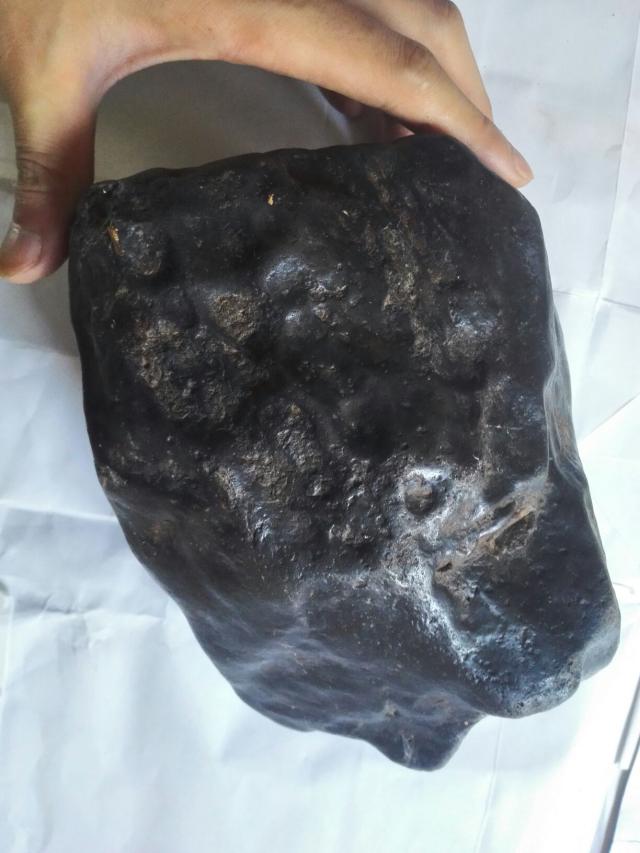 陨石原石镍铁铁黑陨天切片灵石之约镇宇宙能量摆件