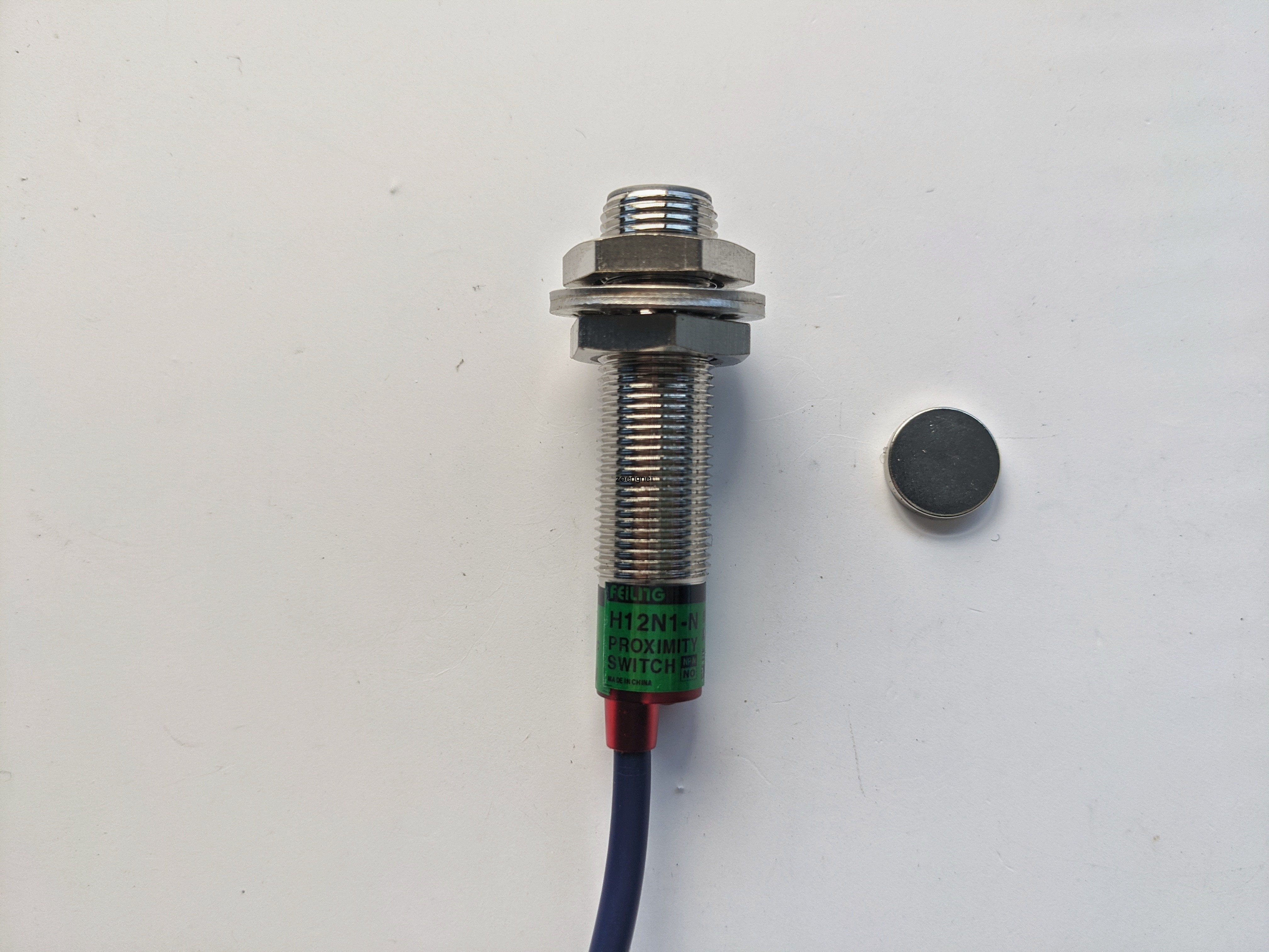 飞凌h12n1n霍尔接近开关三线npn常开no磁性感应传感器