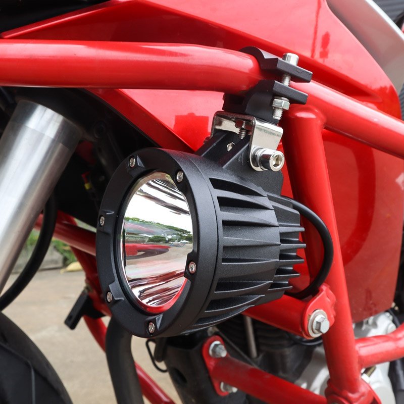 摩托车射灯爆闪100w超亮铺路led强光防水改装摩托车车灯
