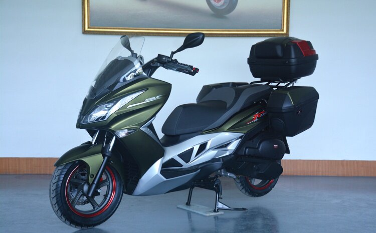 日雅新款战艇150cc大型踏板车旅行摩托车巡洋舰电喷摩托车整车