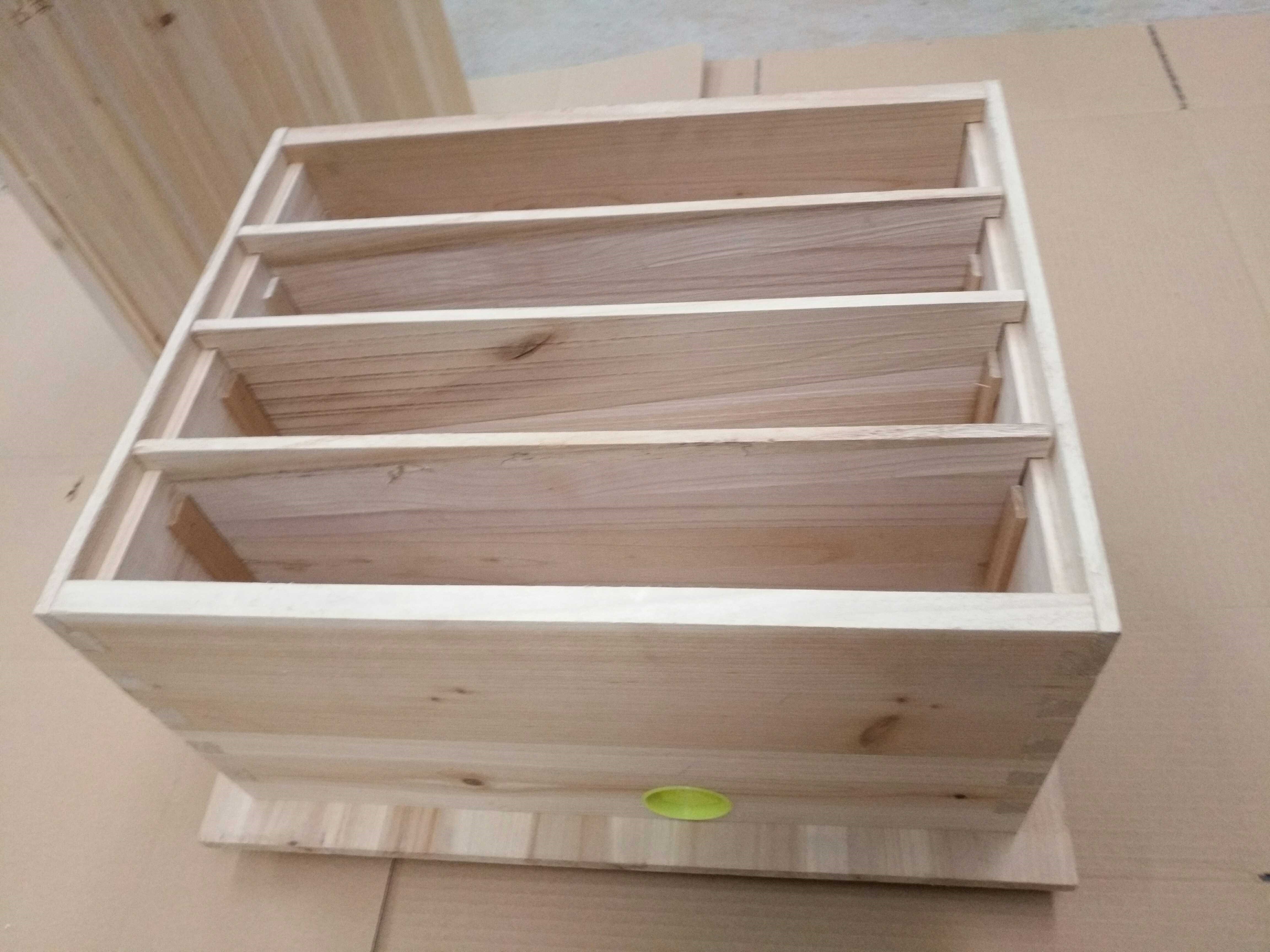 月销量达共到了0单,除了本产品的供应外,还提供了养蜂工具箱外巢门