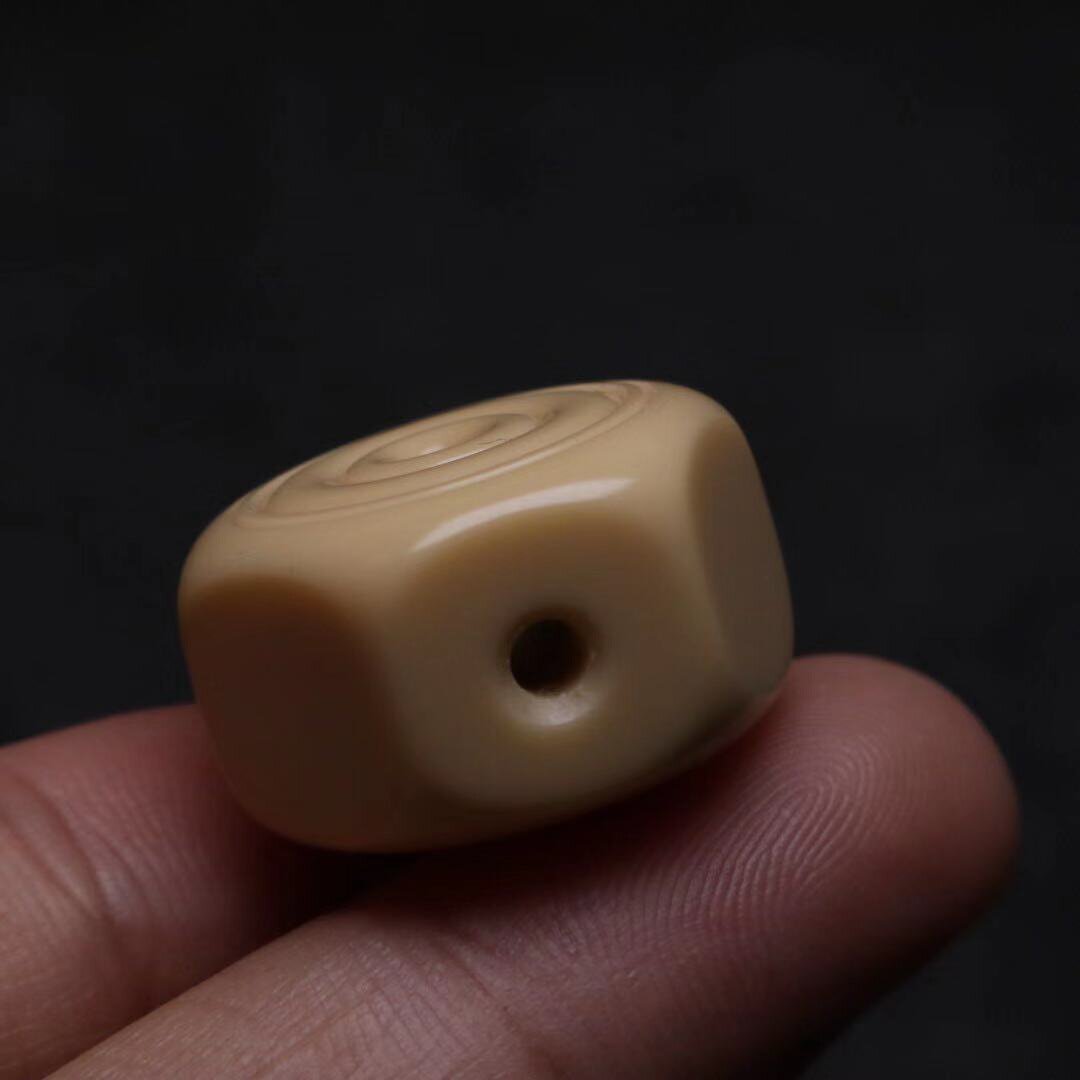 大帝文玩金膏玉苏工六角三通金刚星月佛珠手串佛珠