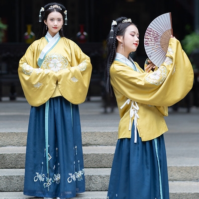 中国国风女装传统汉服重工刺绣琵琶袖交领袄民族服装