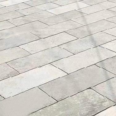 铺石道路光面面砖地面基石白灰直角台阶石板大理石制品