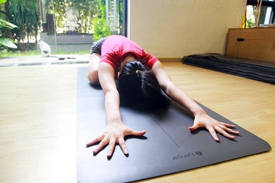 正品新款艾扬格瑜伽防滑超薄2-4mm优质天然橡胶瑜伽垫