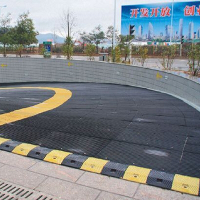 减速橡胶坡道实心减噪地下车库防躁滑板斜坡减速带减速垄