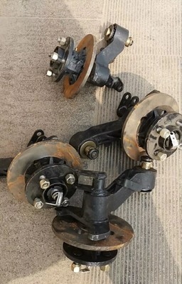 安装福田路三轮车老年代步车前刹车车盘支架原车其他机械五金(新)