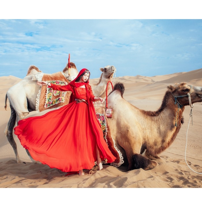 沙漠异域风情古装红裙红色连衣裙西北旅行长裙新疆旅游连衣裙
