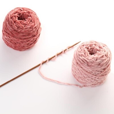 毛女生围巾包围巾编织深灰色线团墨绿色材料细线情人毛线