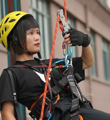 登山爬升保护可移动攀岩高空保护器手控下降器