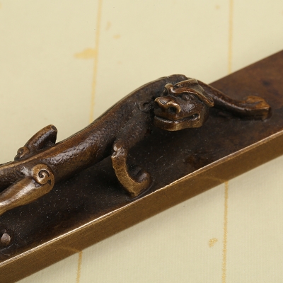 创意青铜螭钮文黄铜笔架笔搁纸镇文房四宝书法用品镇纸