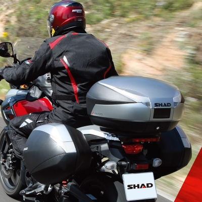 适用sh48摩托车赛艇光阳gsx250r行李箱摩托车尾箱