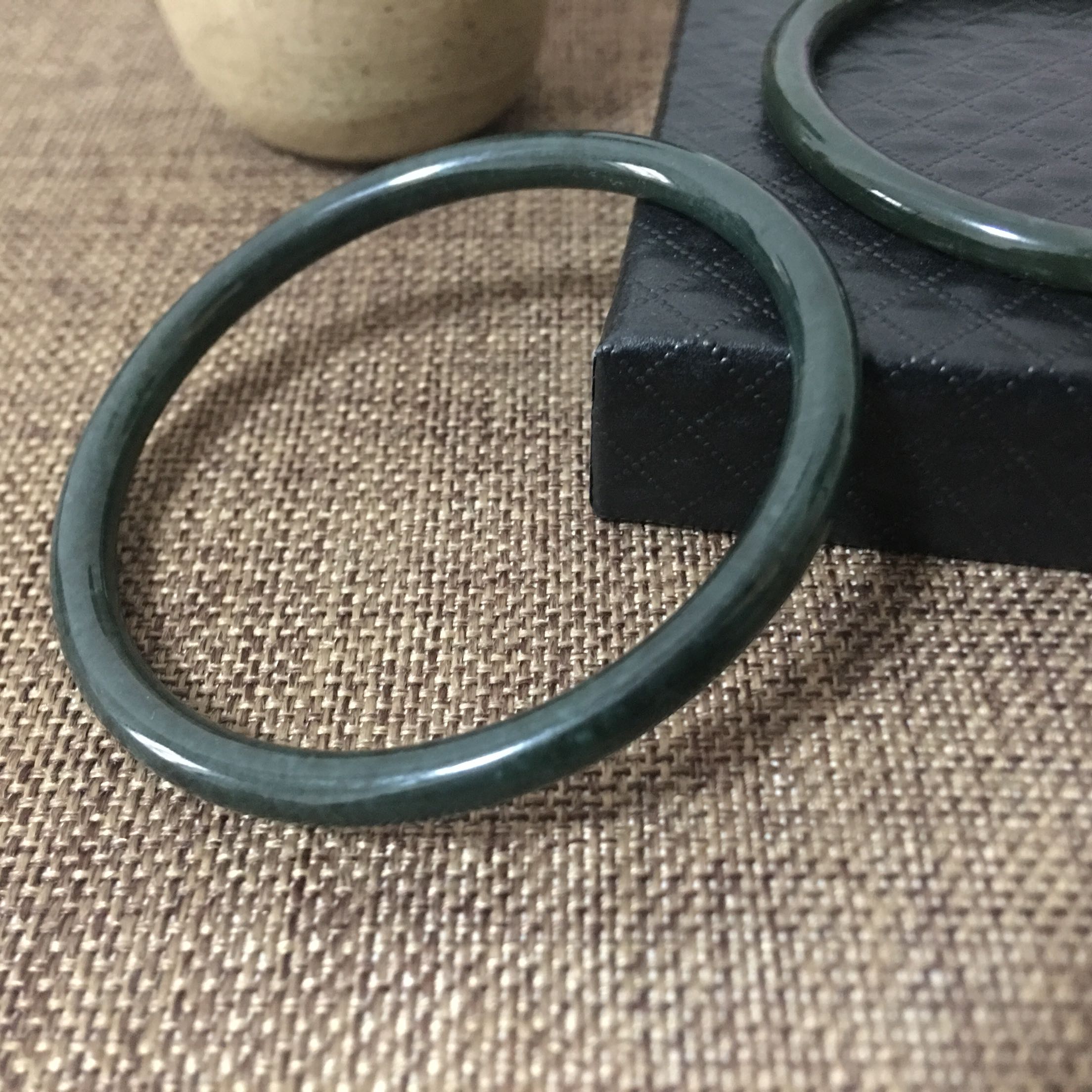 天然和田玉新新疆青玉手镯细条镯子少女圆镯手镯