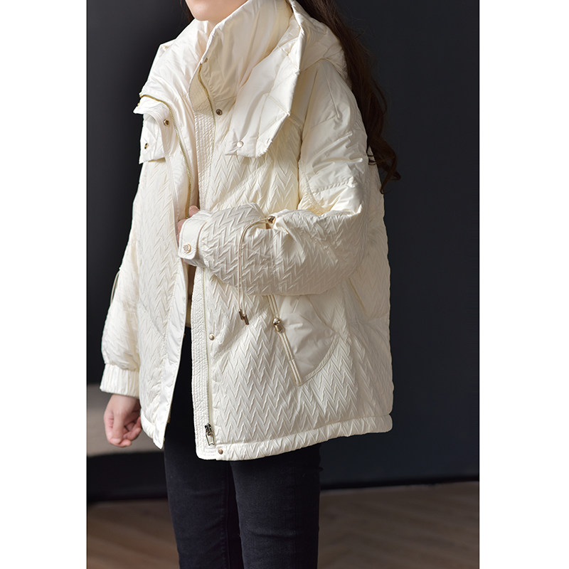 短款羽绒服女小个子冬季外套轻薄款设计感小众2021年新款白色连帽