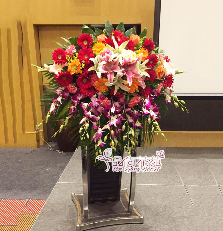 会议桌北京讲台鲜花下垂宴会签到实体同城速递商务用花