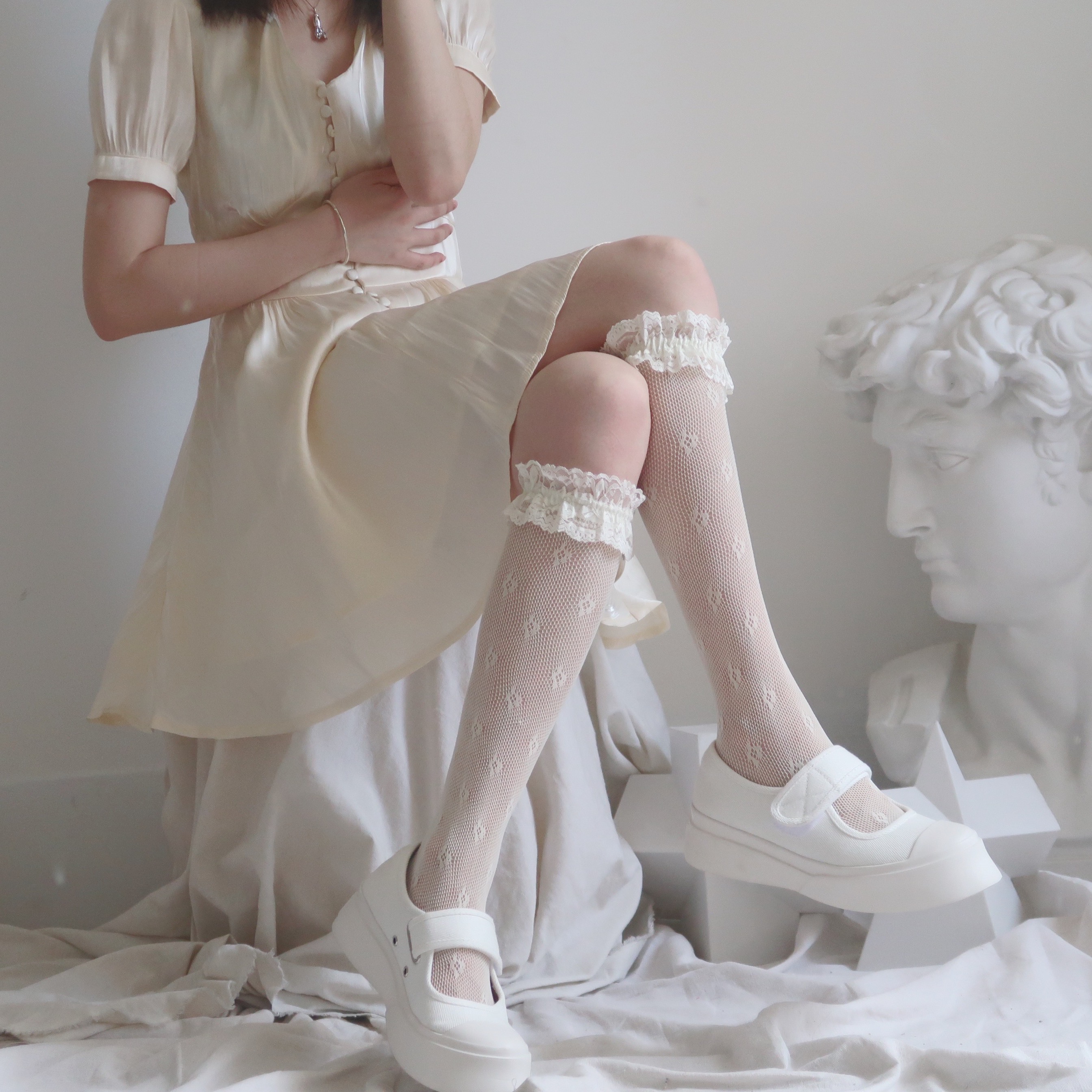 春夏新品少女蕾丝丝网袜中筒袜奶白萝莉四叶草中筒袜