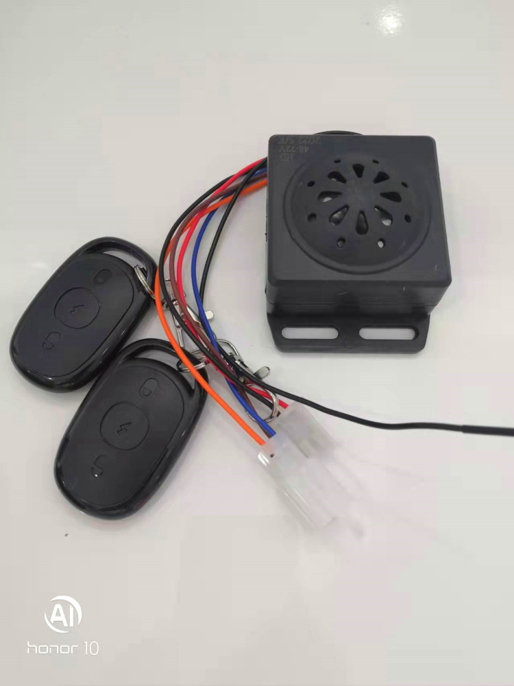 小刀爱玛绿源小鸟雅迪祥龙速派奇电动车防盗器报警器电动车报警器