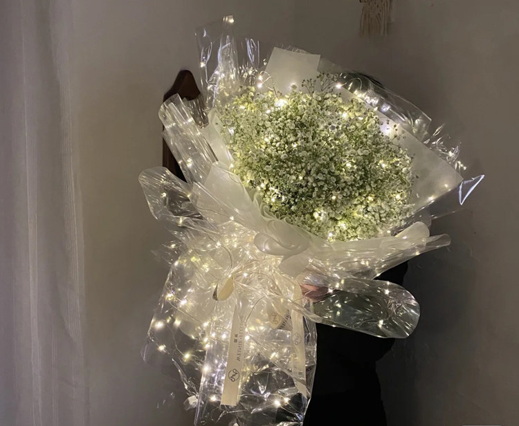 网红发光满天星花束女友爱人闺蜜生日情人节礼物鲜花速递同城