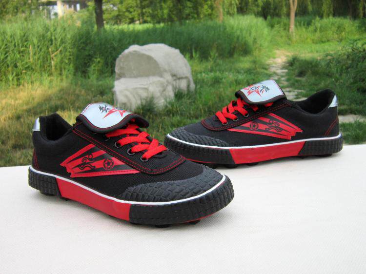 鲁泰碎钉足球鞋疙瘩底鞋比赛鞋长跑鞋帆布布鞋足球鞋