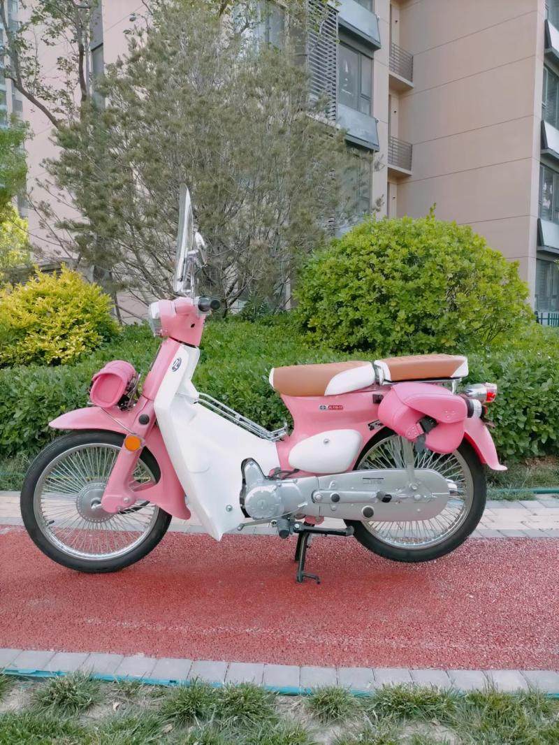 重庆嘉陵全新coco2021复古经典两轮燃油125cc弯梁摩托车整车