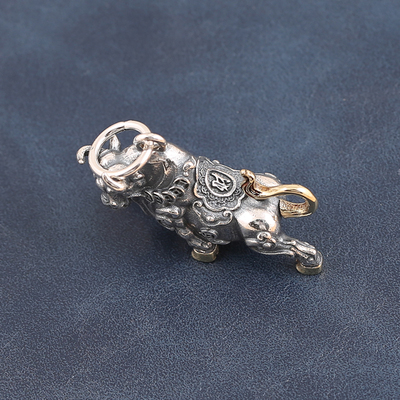 纯银牛吊坠本命牛招财牛挂坠牛气冲天情侣挂件复古泰银男士银饰品