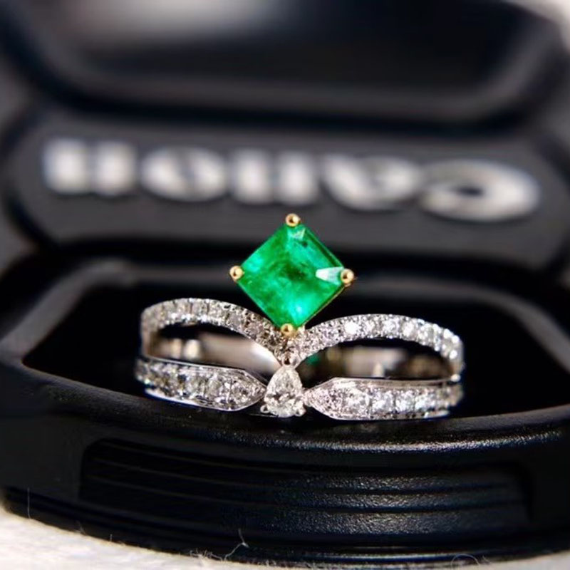 网红钻戒宝石彩色方形石女钻石镶嵌金镶嵌18k手饰