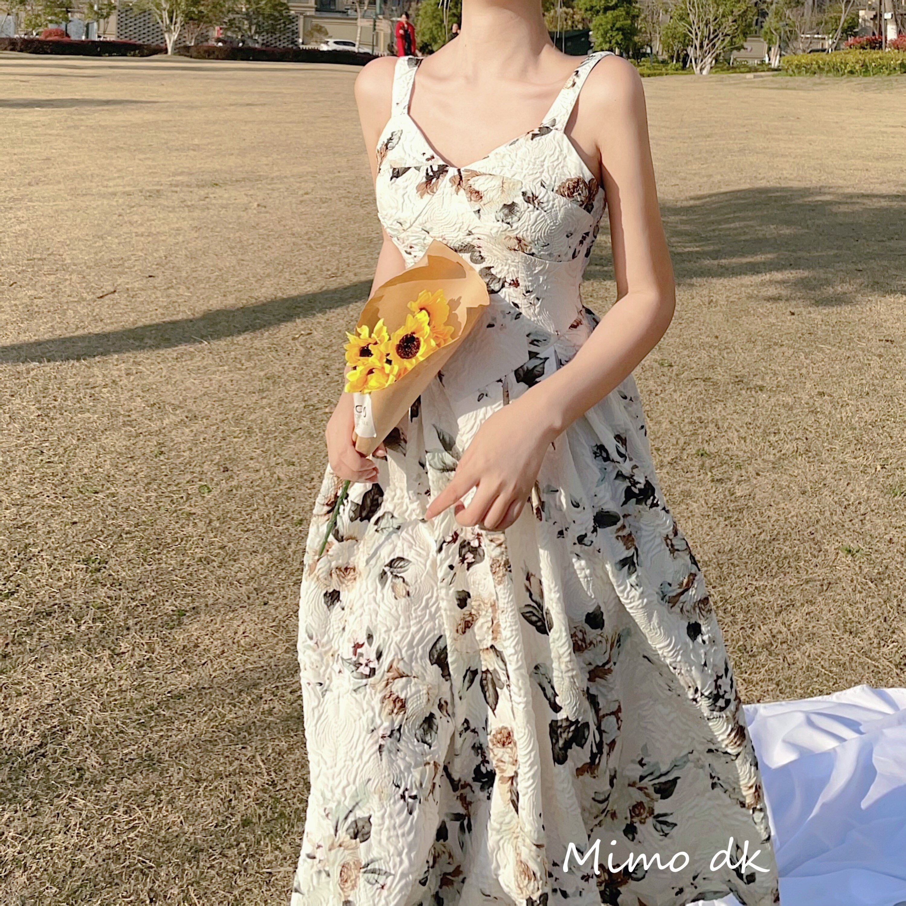 法式复古宫廷碎花连衣裙春夏印花吊带2021年新款连衣裙