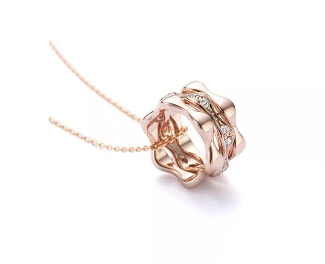 代购tasaki田崎塔思琦18k樱花labello花式圆形钻石颈饰