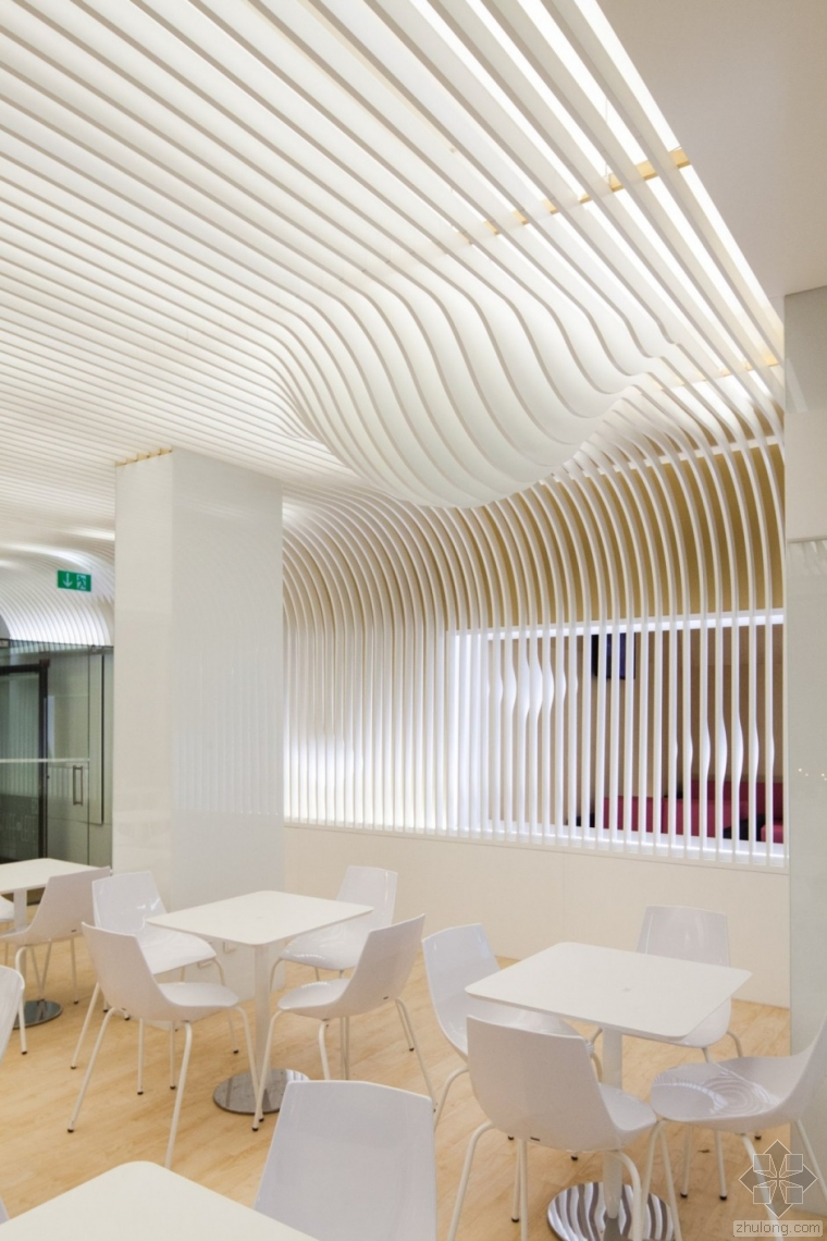 白色弧形波浪铝单板木纹可定制异形工艺造型商业天花吊顶工厂直销